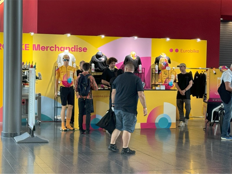 Merchandise stand