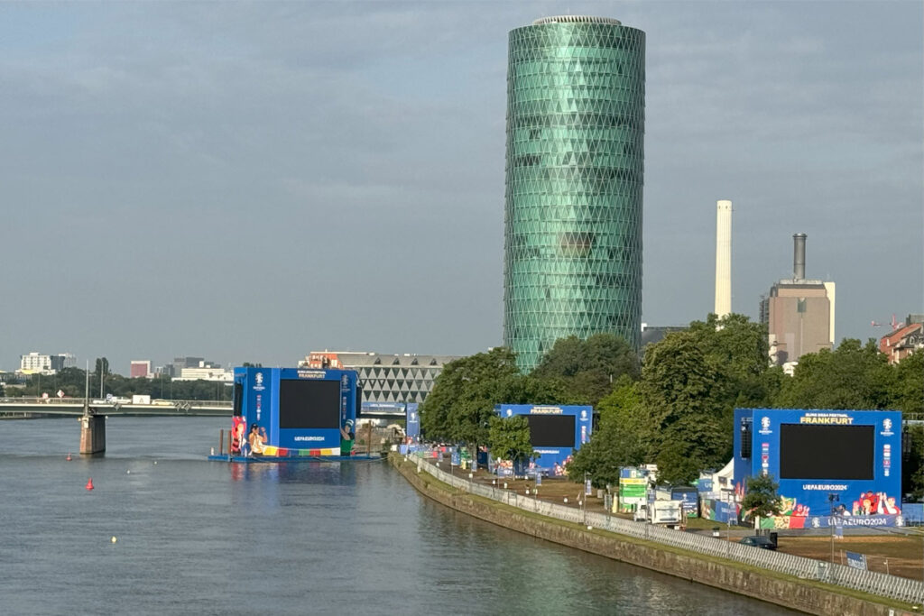 Landscape view of Frankfurt Main River